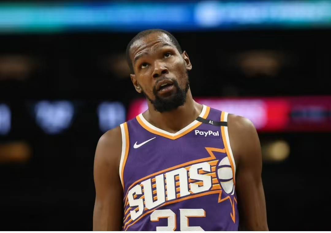 随机杜兰特在快船比赛中突破纪录，势不可挡引发热议！